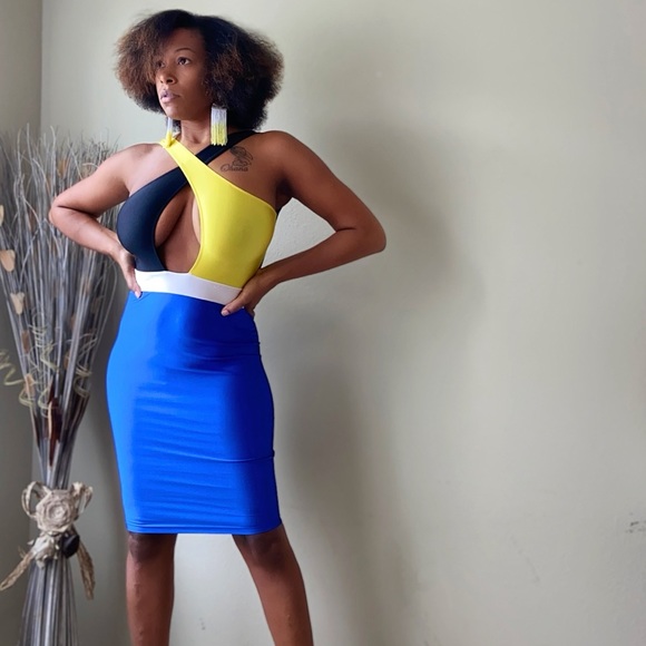 NO EXIT dress - Picture 1 of 4